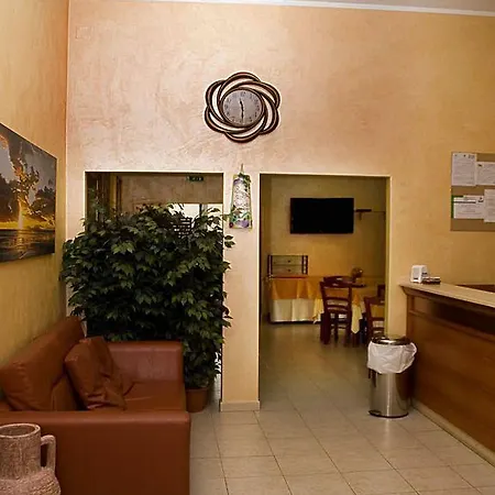 L'approdo فندق ليزينا