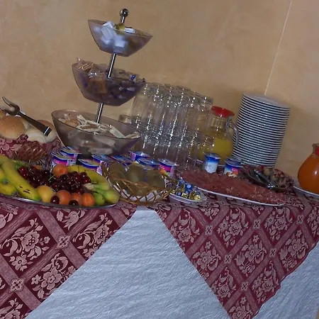 L'approdo فندق ليزينا